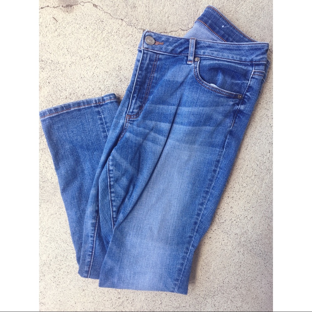 Mid Rise Ankle Jeans